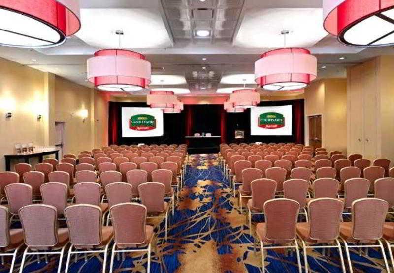 Courtyard By Marriott Edmonton West Hotel Instalações foto
